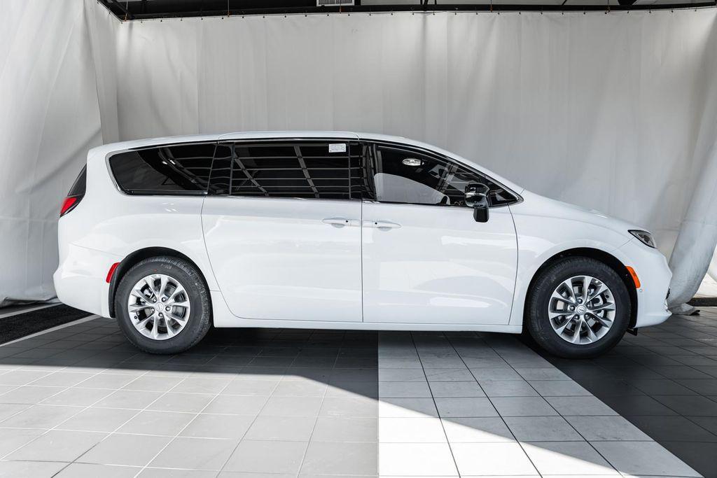 new 2026 Chrysler Pacifica car, priced at $43,963