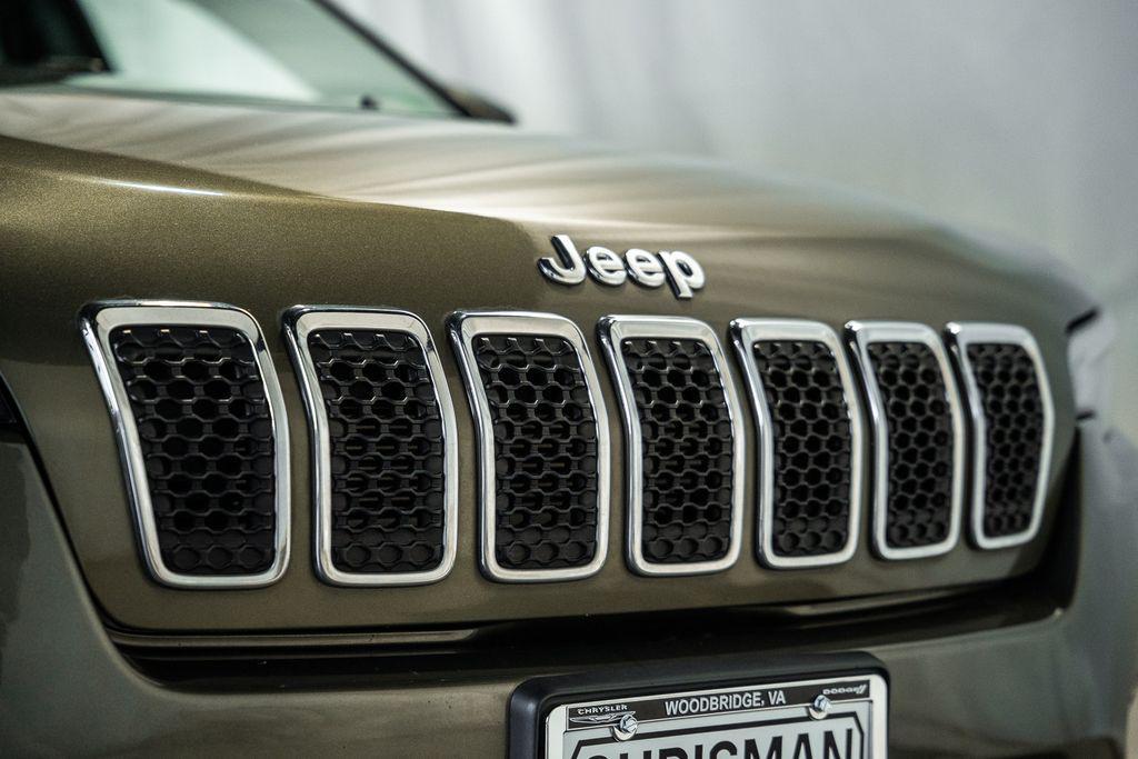used 2019 Jeep Cherokee car, priced at $17,500