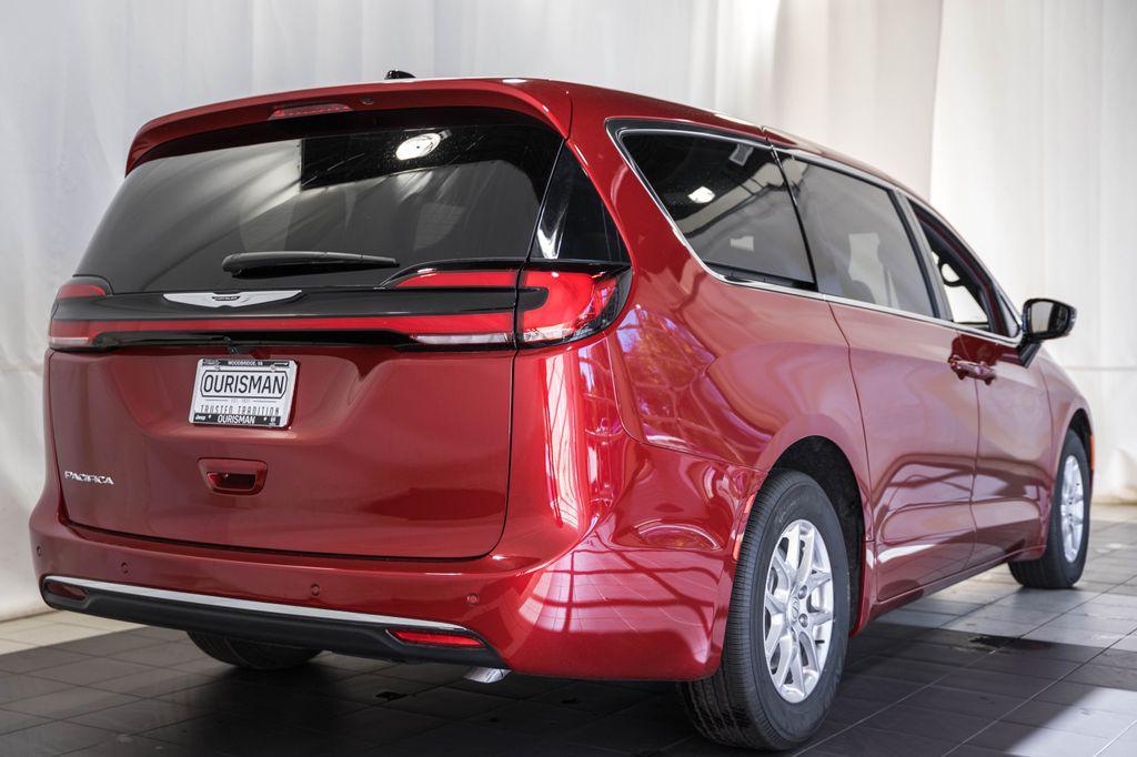 new 2026 Chrysler Pacifica car, priced at $39,749