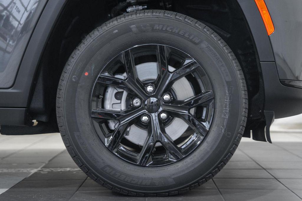 new 2025 Jeep Grand Cherokee L car, priced at $39,128