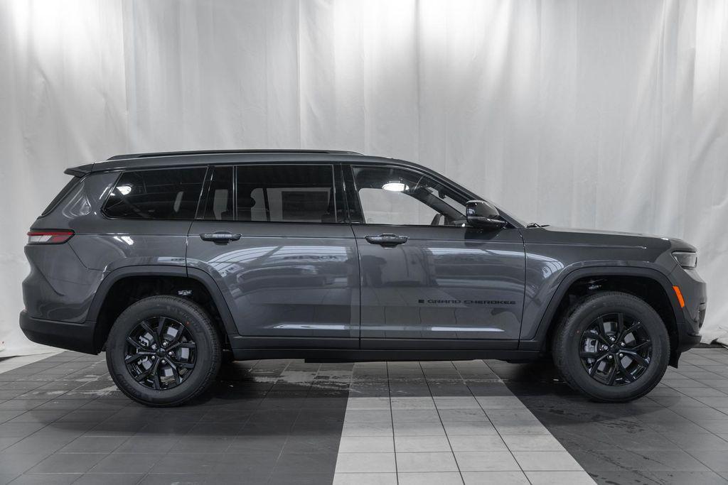 new 2025 Jeep Grand Cherokee L car, priced at $39,128