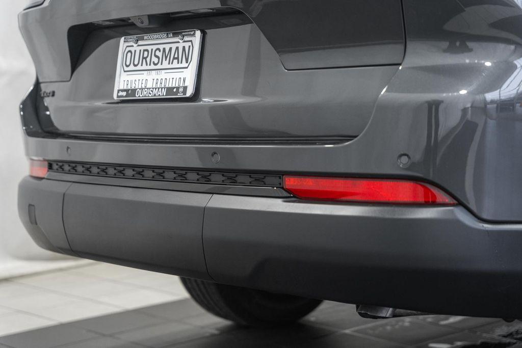 new 2025 Jeep Grand Cherokee L car, priced at $39,128