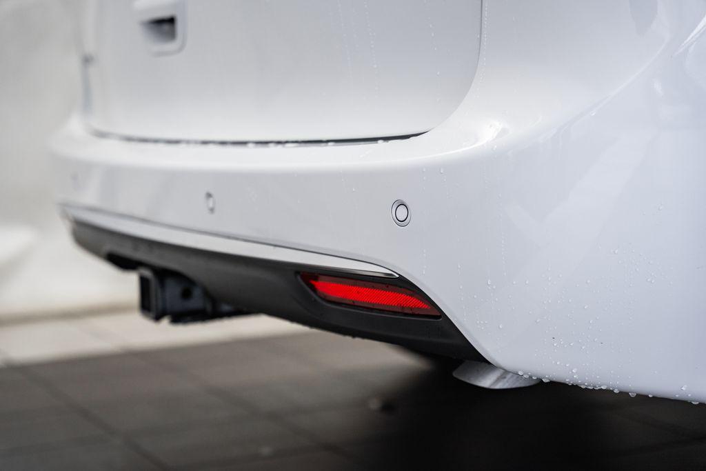 new 2026 Chrysler Pacifica car, priced at $46,806