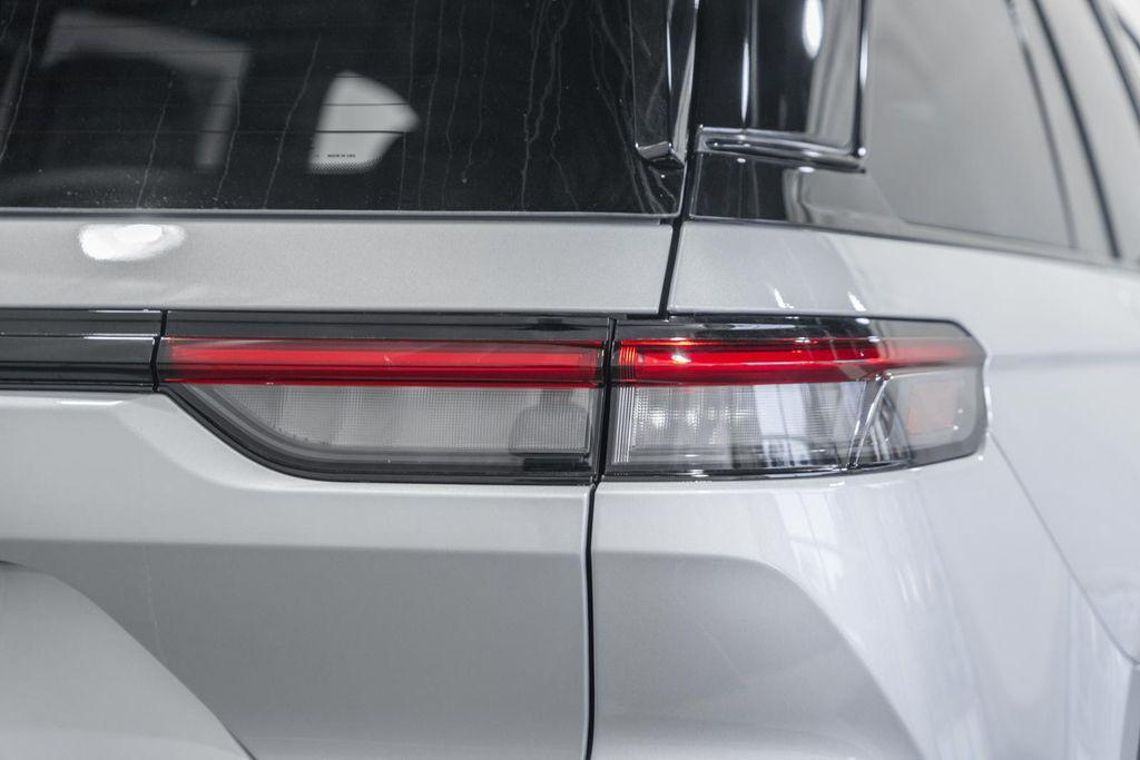 new 2025 Jeep Grand Cherokee car, priced at $43,094