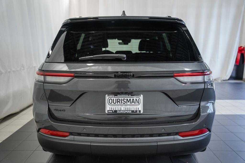 new 2026 Jeep Grand Cherokee car, priced at $43,995