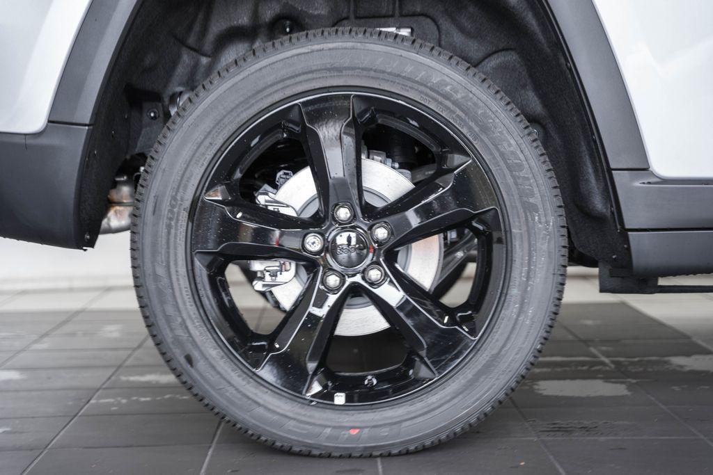 new 2025 Jeep Grand Cherokee car, priced at $37,310