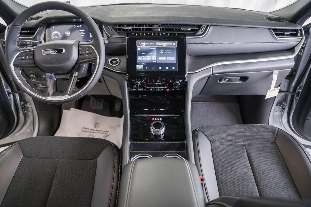 new 2025 Jeep Grand Cherokee car, priced at $37,310