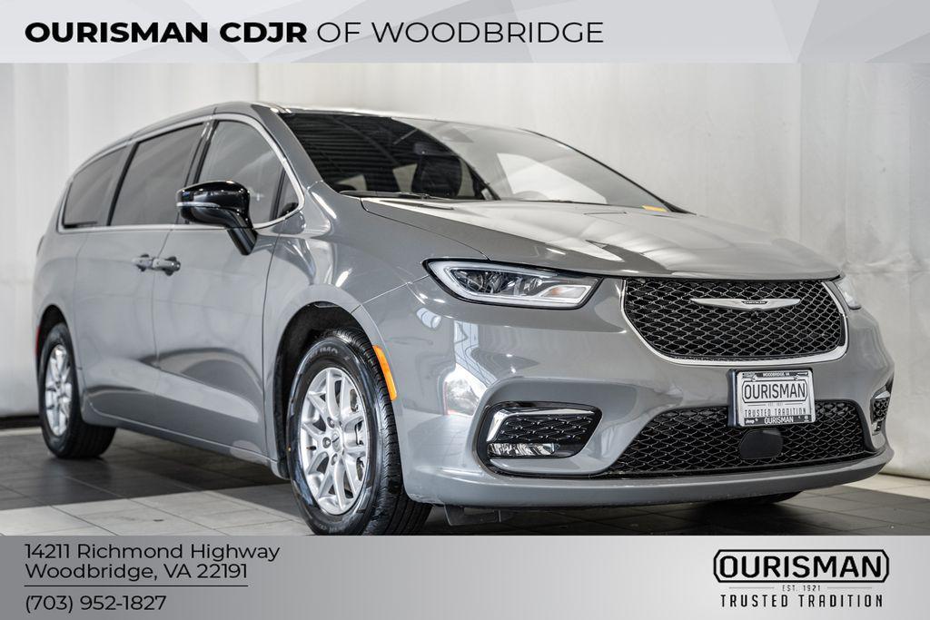 used 2025 Chrysler Pacifica car, priced at $30,500