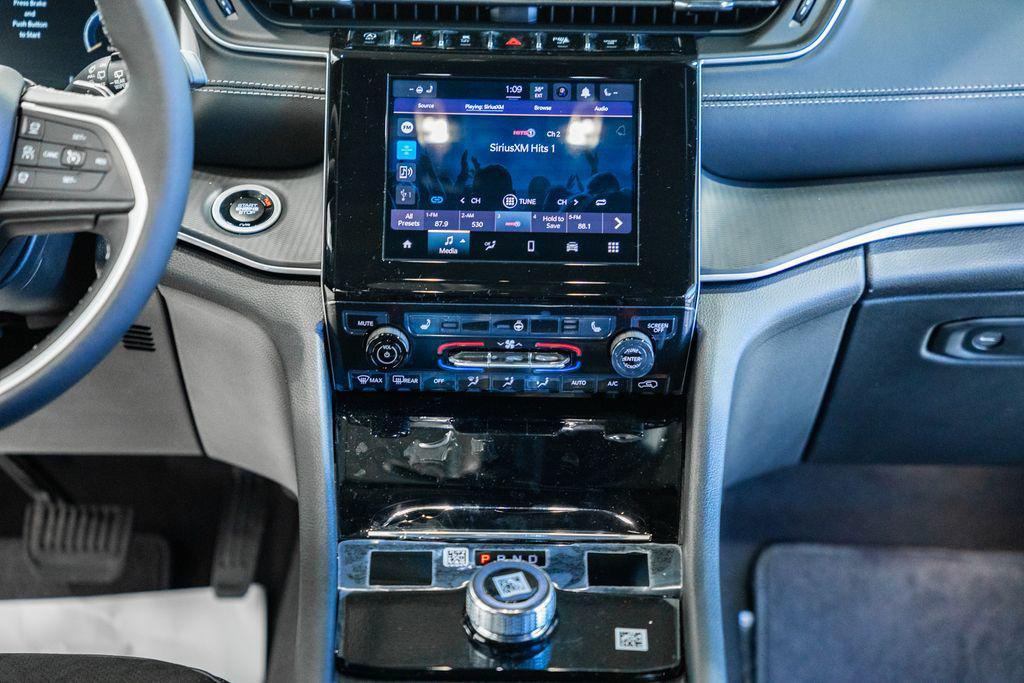 new 2025 Jeep Grand Cherokee L car, priced at $38,592