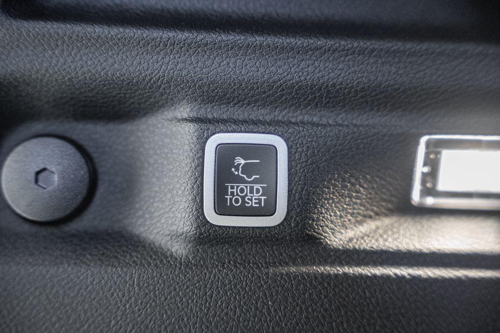 new 2025 Jeep Grand Cherokee L car, priced at $38,592