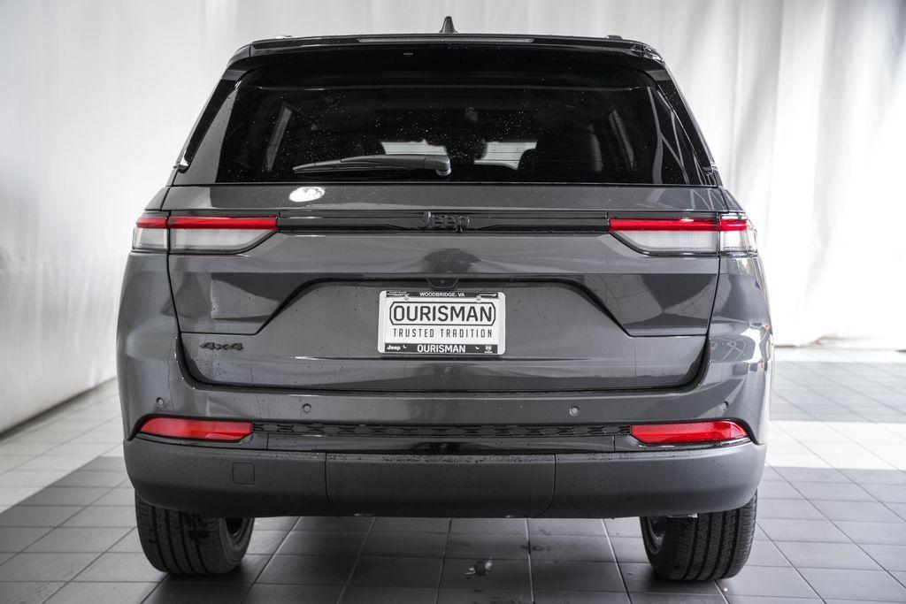 new 2025 Jeep Grand Cherokee car, priced at $37,310
