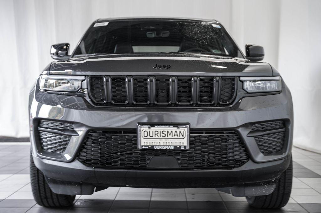 new 2025 Jeep Grand Cherokee car, priced at $37,310