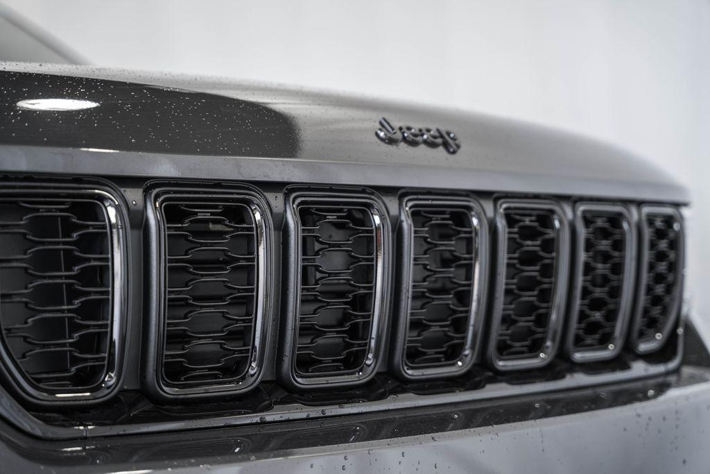 new 2025 Jeep Grand Cherokee car, priced at $37,310