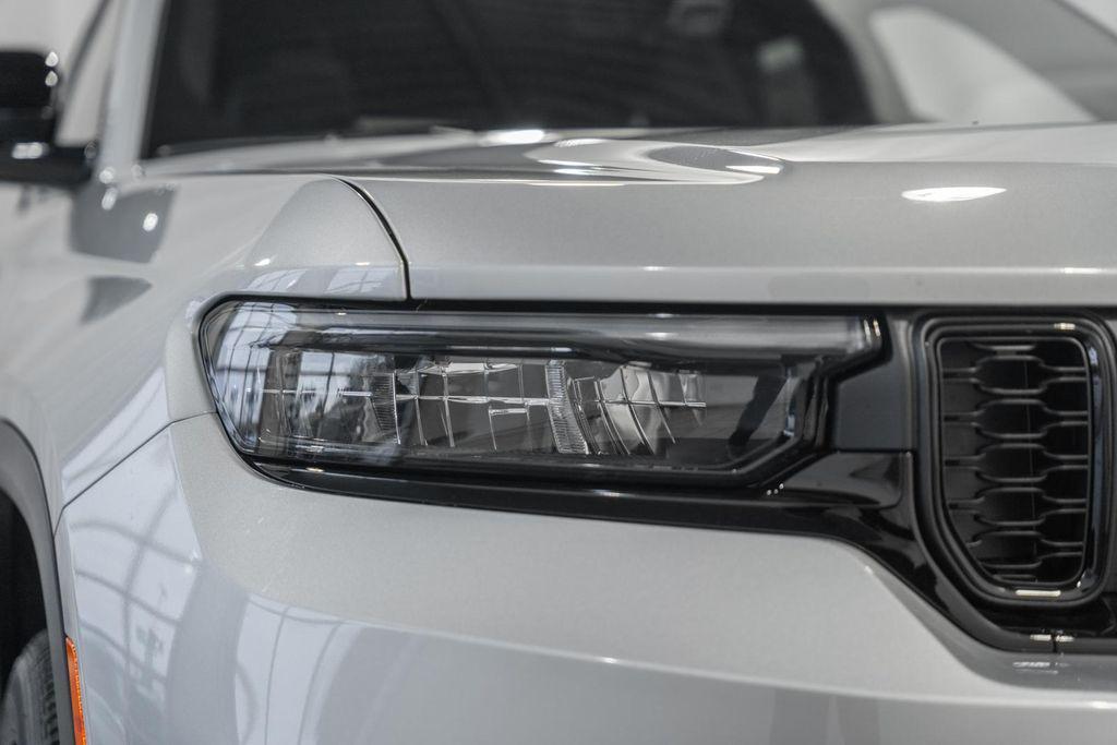 new 2025 Jeep Grand Cherokee car, priced at $39,206