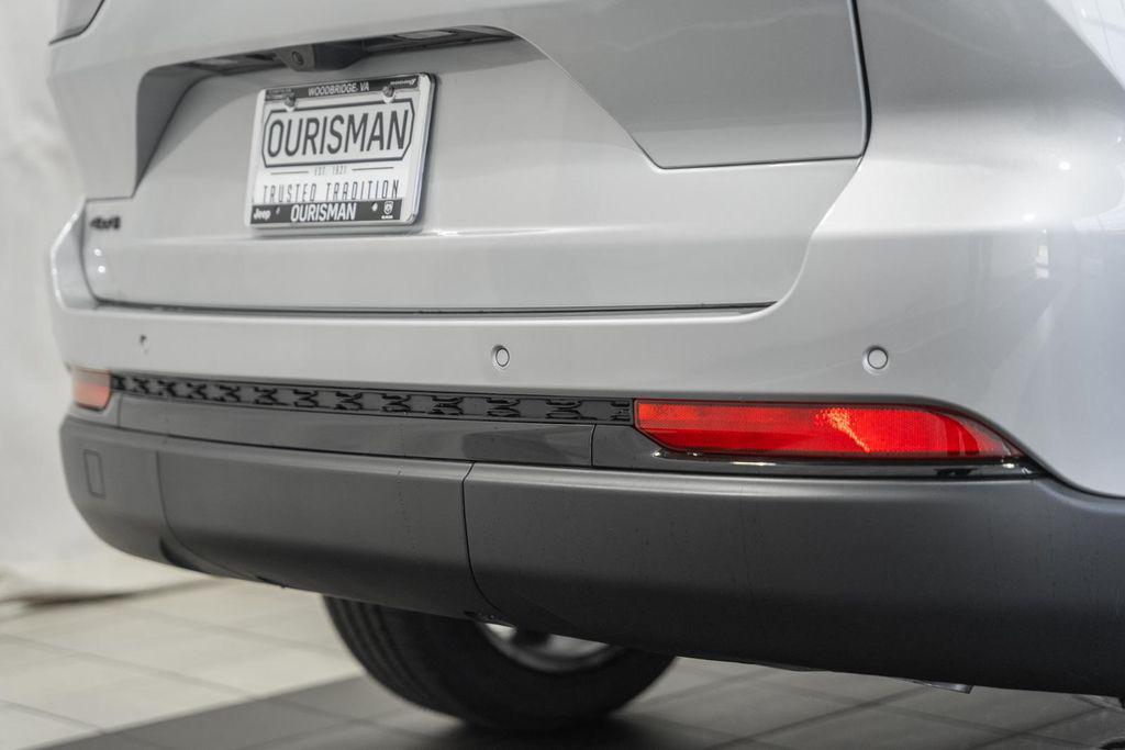 new 2025 Jeep Grand Cherokee car, priced at $39,206