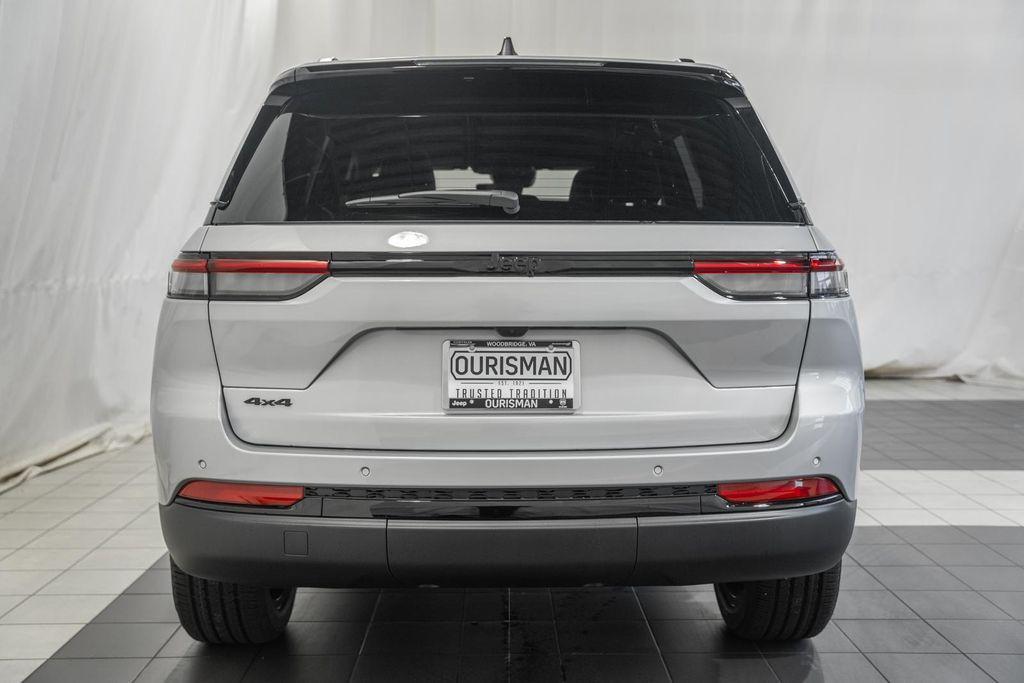 new 2025 Jeep Grand Cherokee car, priced at $39,206