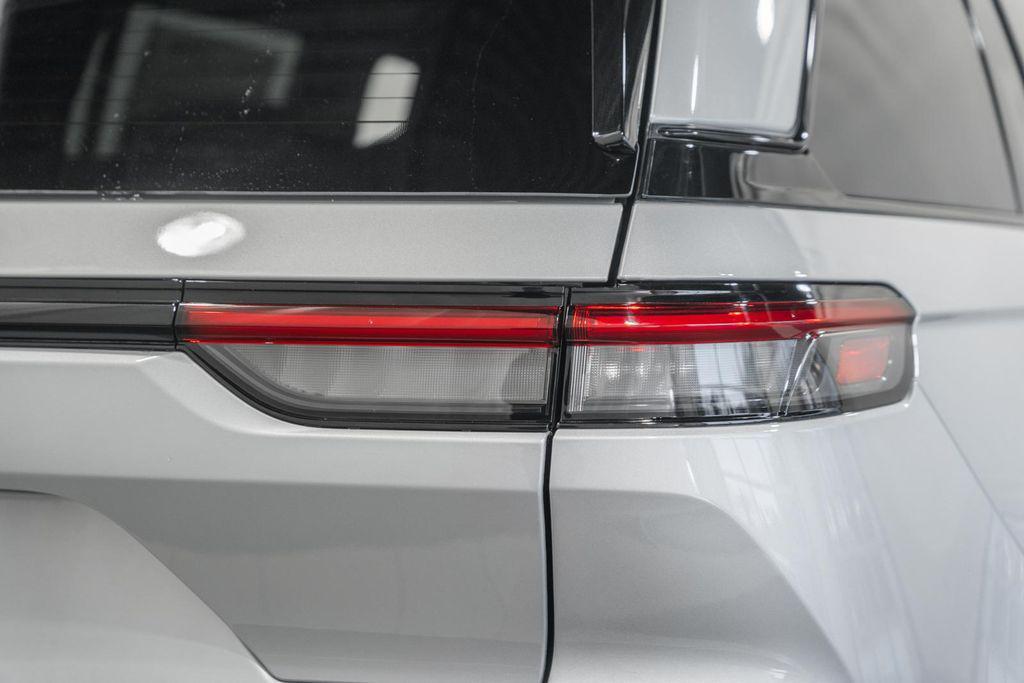 new 2025 Jeep Grand Cherokee car, priced at $39,206