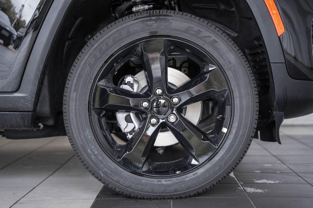 new 2025 Jeep Grand Cherokee car, priced at $38,206