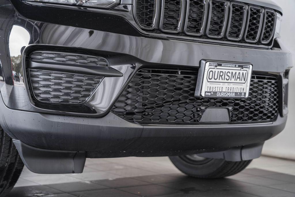 new 2025 Jeep Grand Cherokee car, priced at $38,206