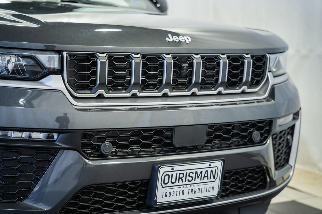 new 2026 Jeep Grand Cherokee car, priced at $47,694