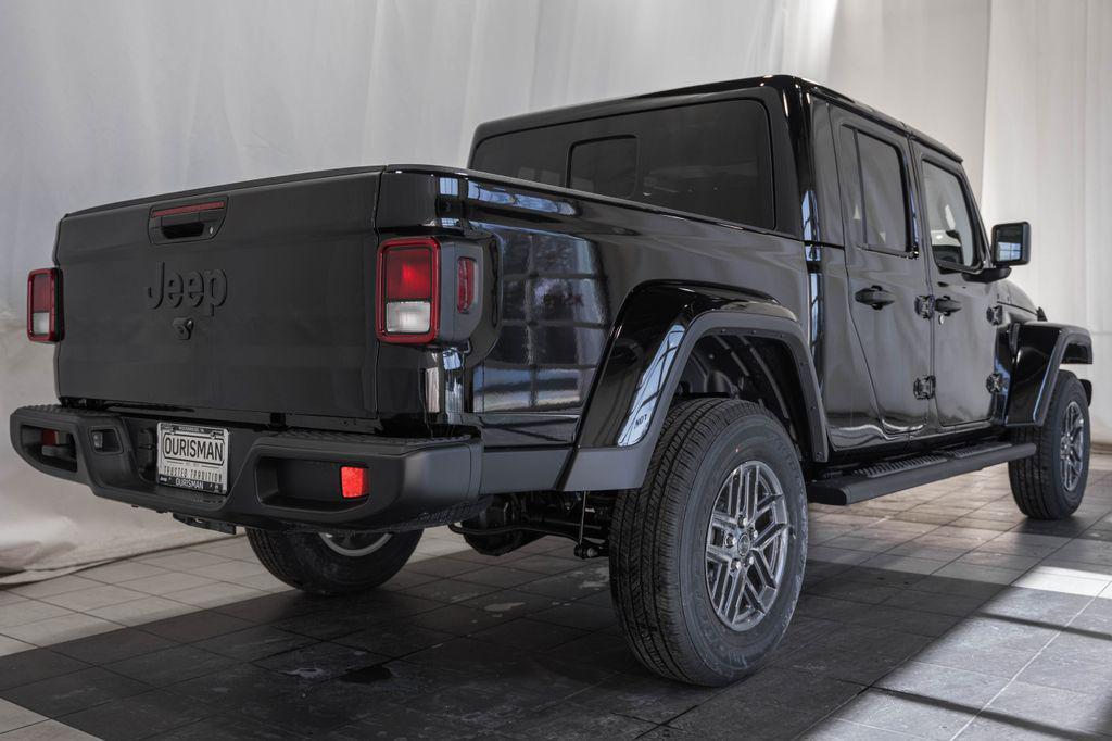 new 2026 Jeep Gladiator car, priced at $45,045