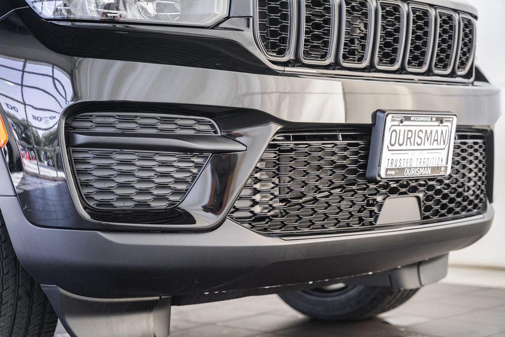 new 2025 Jeep Grand Cherokee car, priced at $40,310