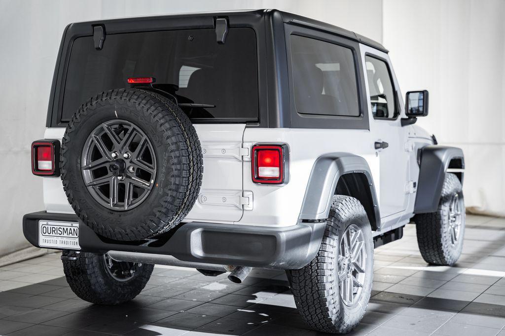 new 2026 Jeep Wrangler car, priced at $39,672