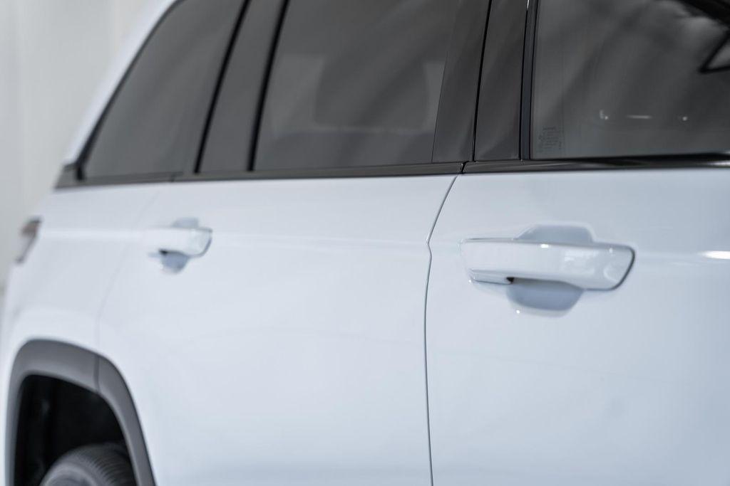 new 2025 Jeep Grand Cherokee car, priced at $37,670