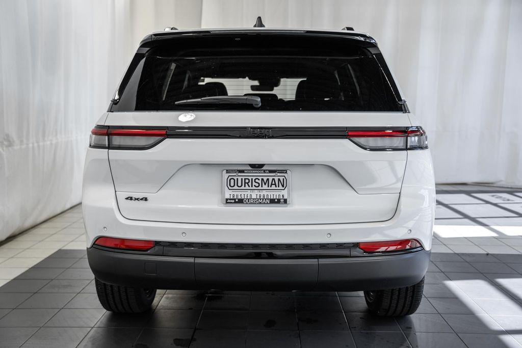 new 2025 Jeep Grand Cherokee car, priced at $37,670