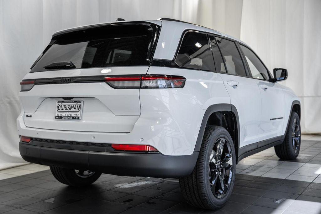 new 2025 Jeep Grand Cherokee car, priced at $37,670
