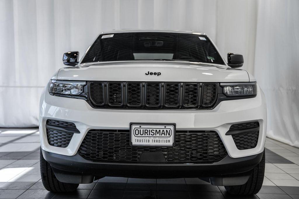 new 2025 Jeep Grand Cherokee car, priced at $37,670