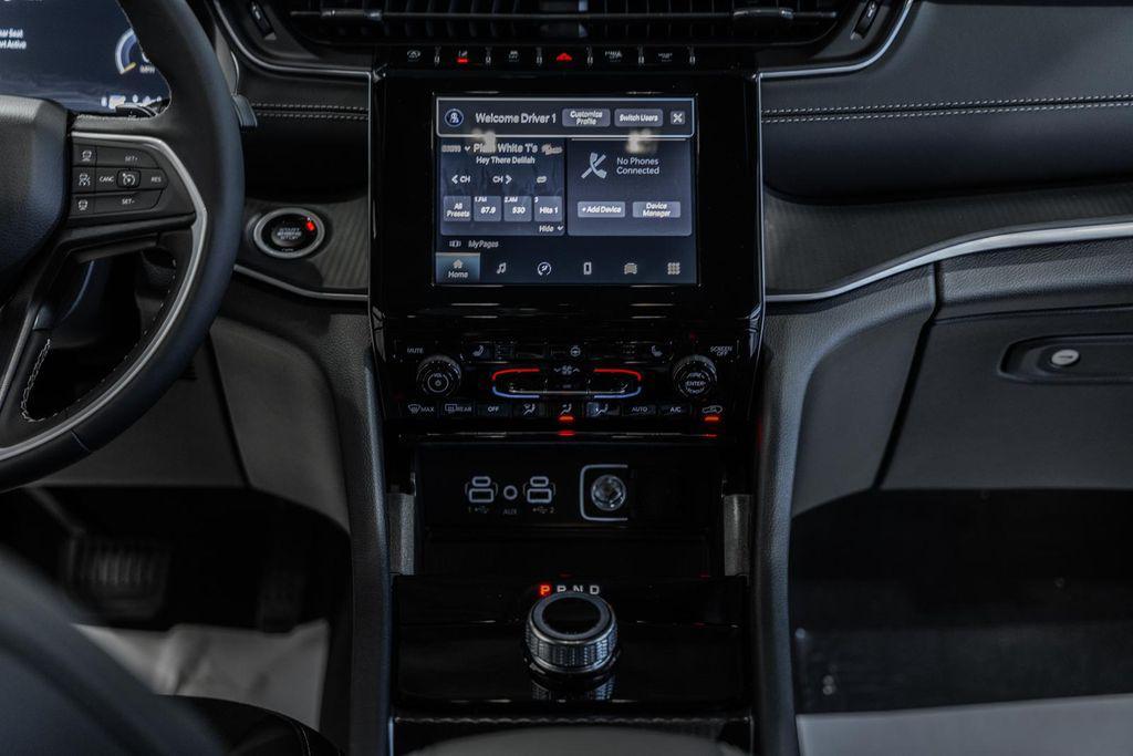 new 2025 Jeep Grand Cherokee car, priced at $37,670