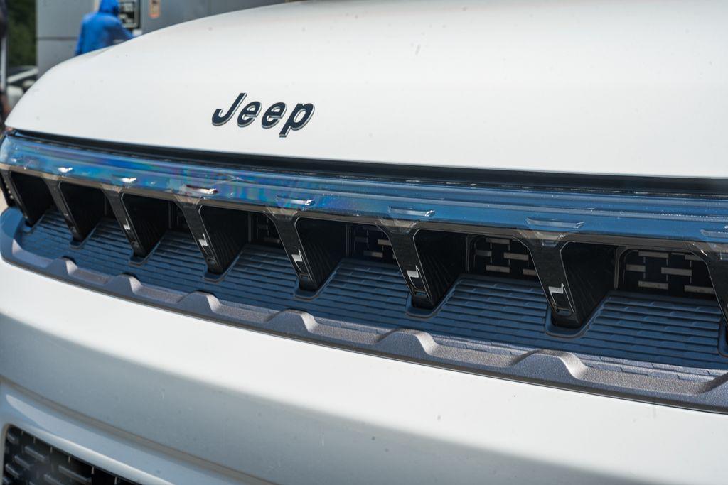 new 2026 Jeep Grand Wagoneer car, priced at $77,620