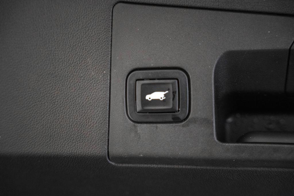 used 2017 Cadillac XT5 car, priced at $15,500