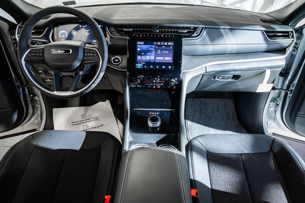 new 2025 Jeep Grand Cherokee car, priced at $34,028