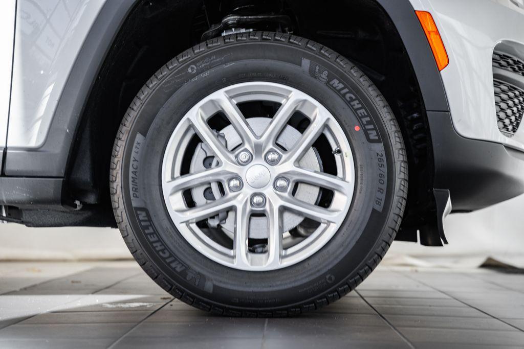 new 2025 Jeep Grand Cherokee car, priced at $34,028