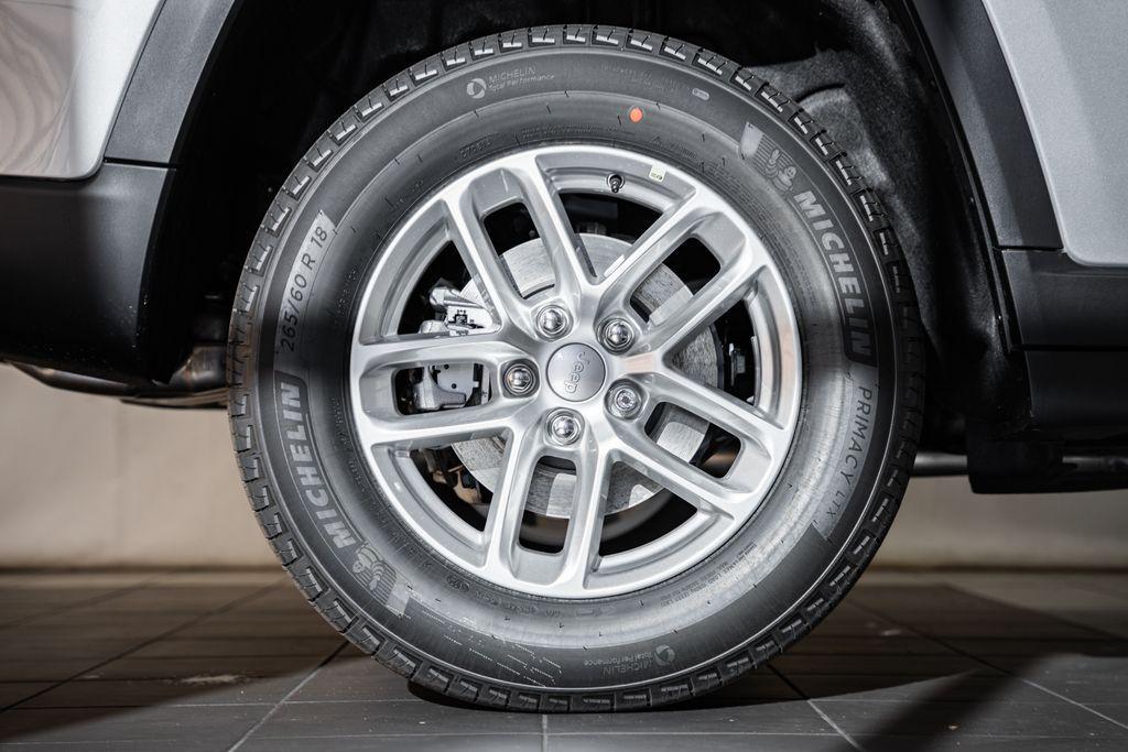 new 2025 Jeep Grand Cherokee car, priced at $34,028