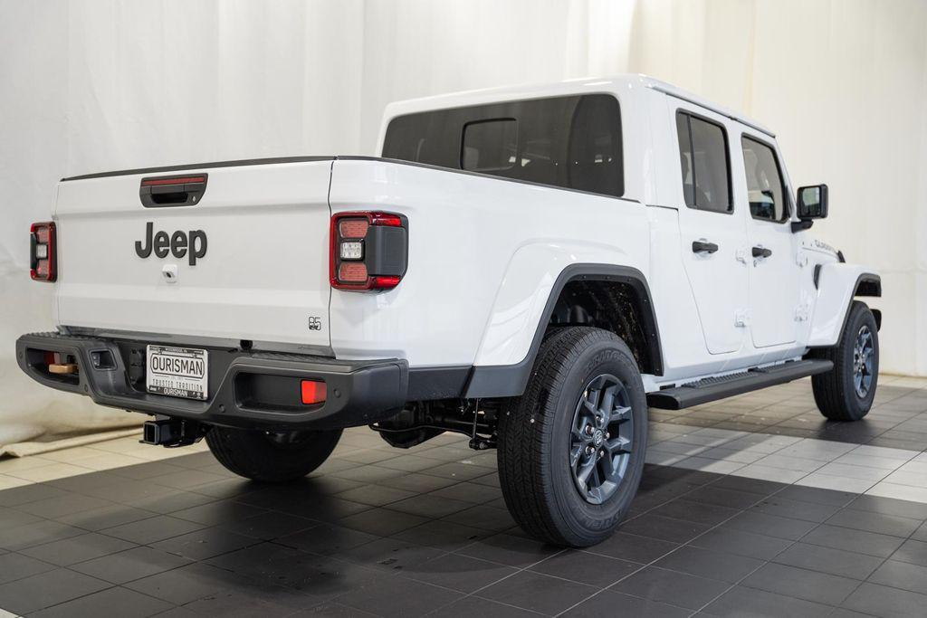 new 2026 Jeep Gladiator car, priced at $47,462