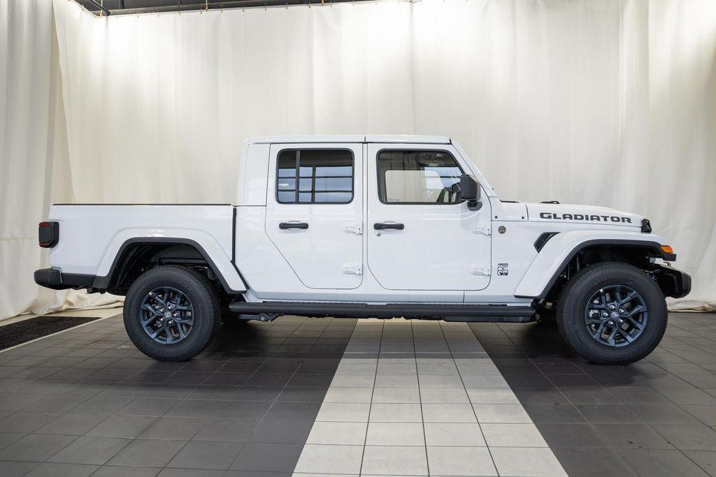 new 2026 Jeep Gladiator car, priced at $47,462
