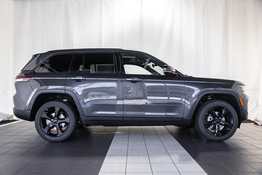 new 2025 Jeep Grand Cherokee car, priced at $38,206