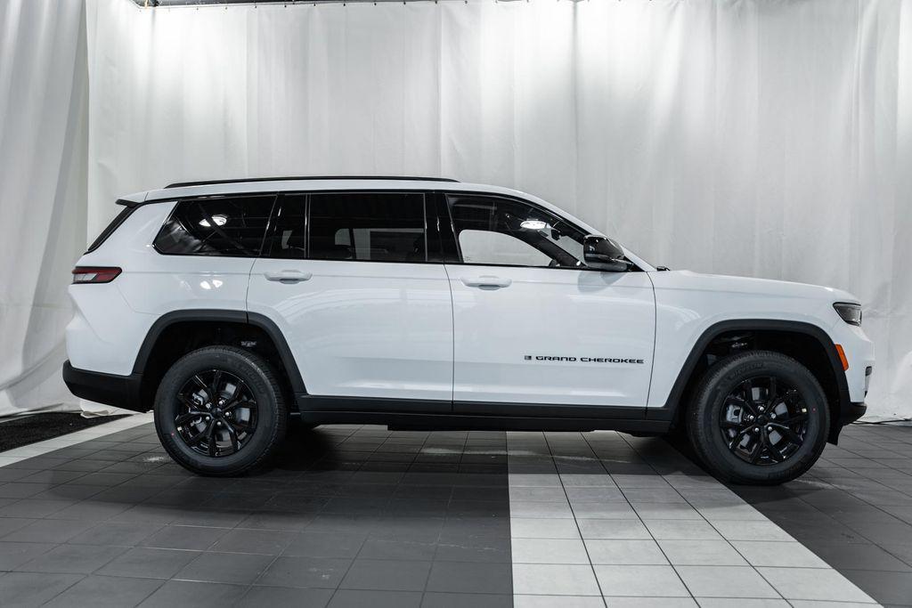 new 2025 Jeep Grand Cherokee L car, priced at $38,004