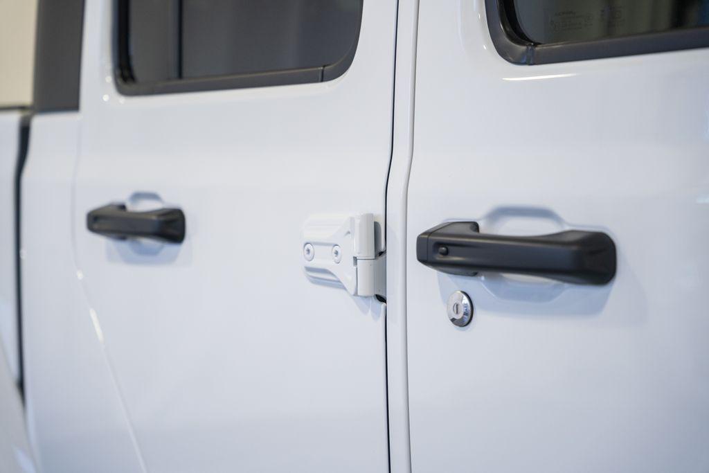 new 2026 Jeep Gladiator car, priced at $47,462