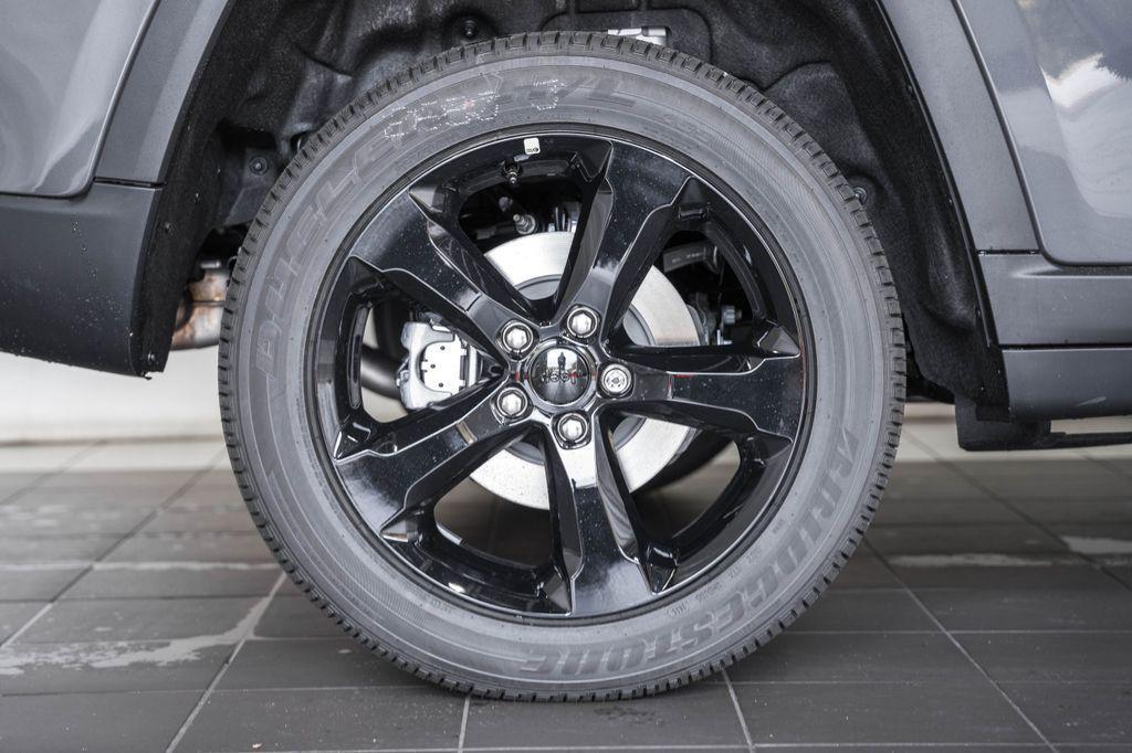 new 2025 Jeep Grand Cherokee car, priced at $37,310