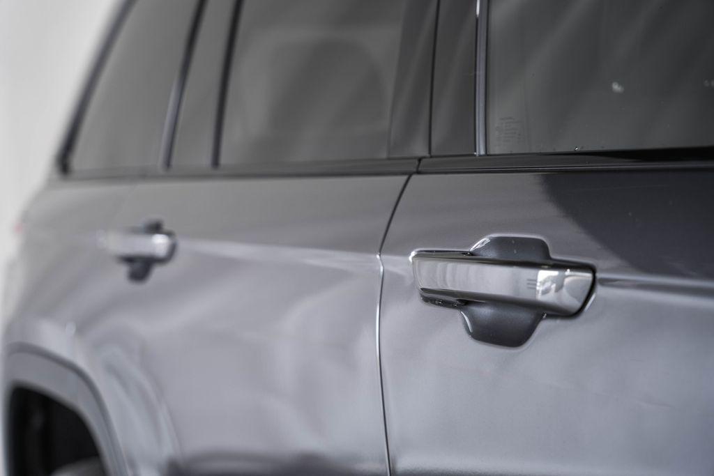 new 2025 Jeep Grand Cherokee car, priced at $37,310