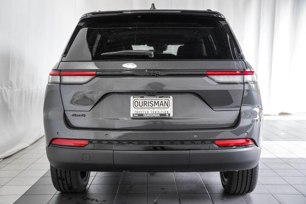 new 2025 Jeep Grand Cherokee car, priced at $37,310