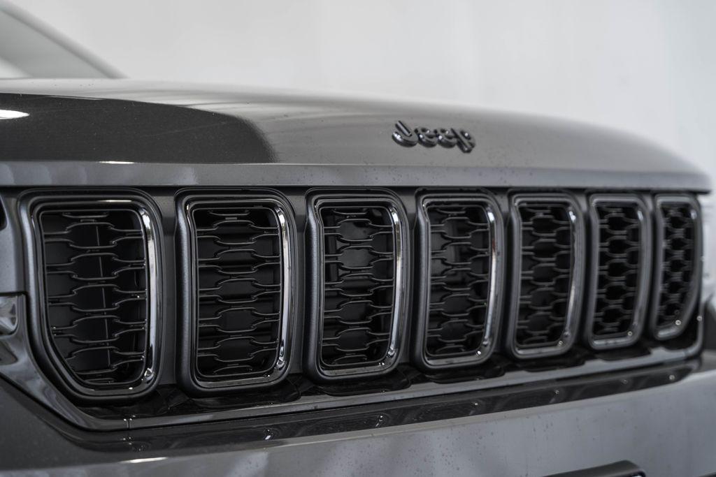 new 2025 Jeep Grand Cherokee car, priced at $37,310