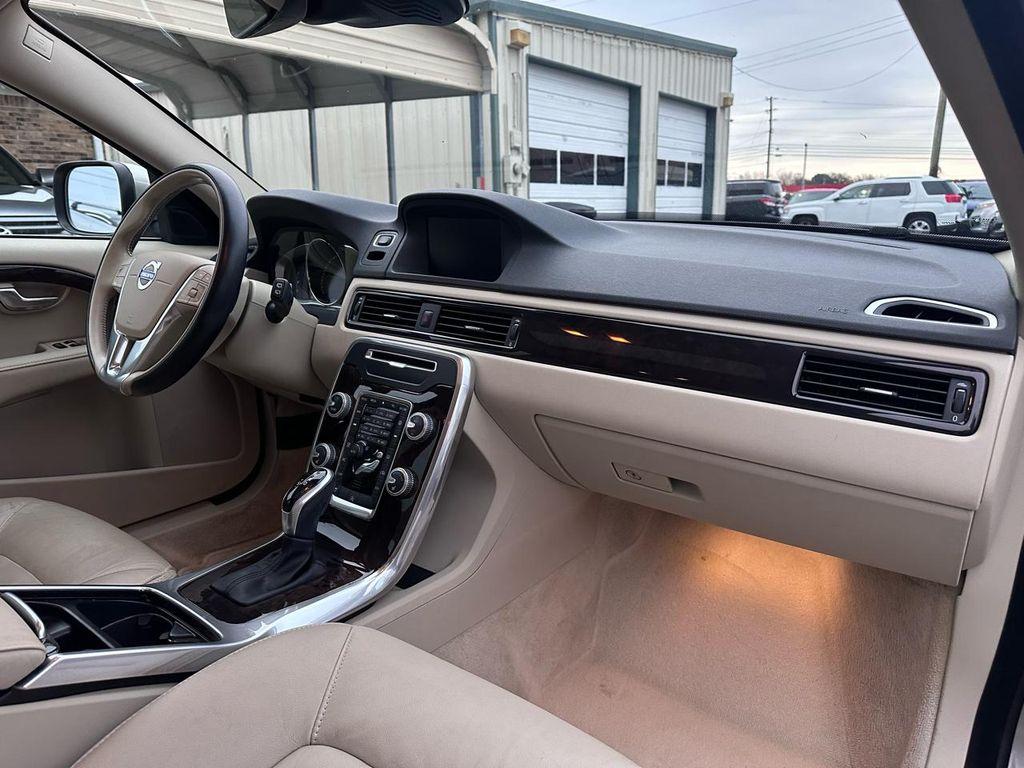 used 2016 Volvo XC70 car, priced at $11,500