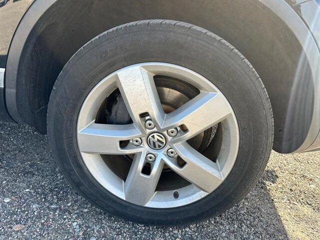 used 2013 Volkswagen Touareg car
