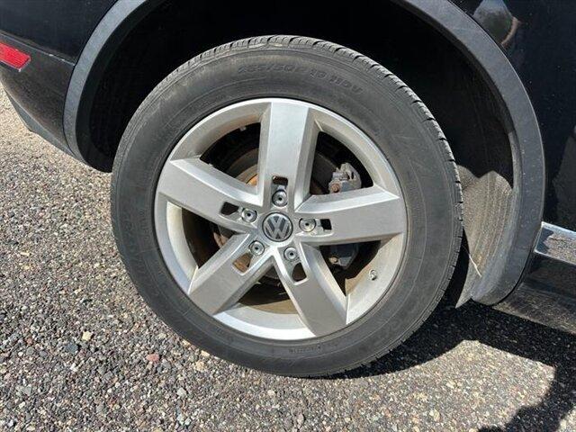 used 2013 Volkswagen Touareg car