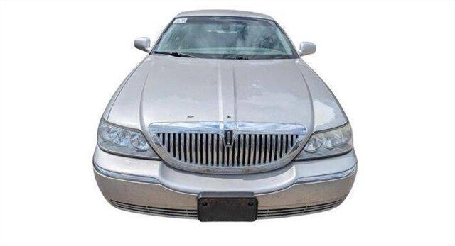 used 2003 Lincoln Town Car car